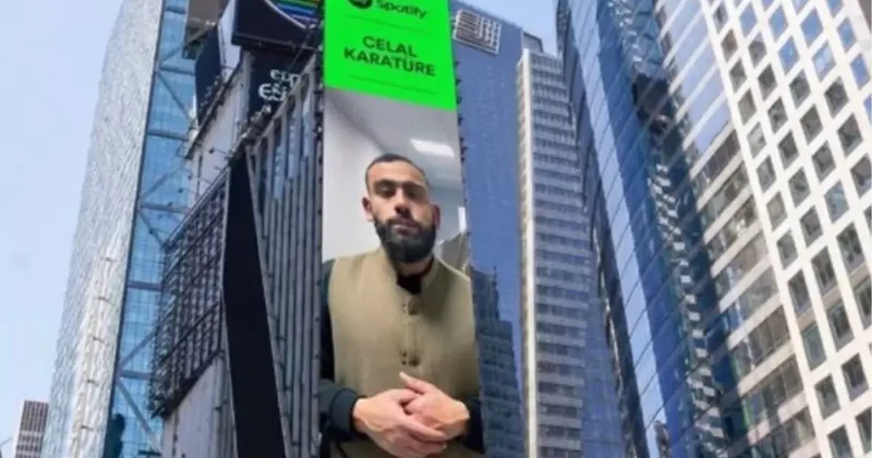 Times Meydanı nda bir Türk yıldızı: Celal Karatüre dünya listelerini sallıyor