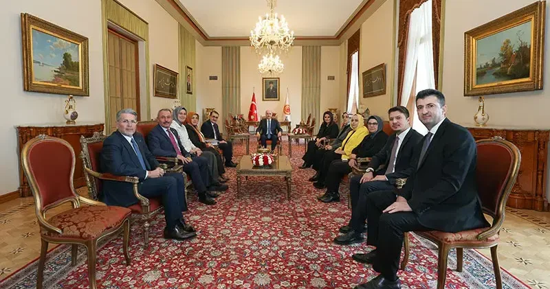 Yapay Zeka Araştırma Komisyonu raporunu, TBMM Başkanı Numan Kurtulmuş a sundu