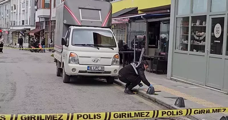 Tartışma sırasında 2 bacağından tabanca ile vuruldu