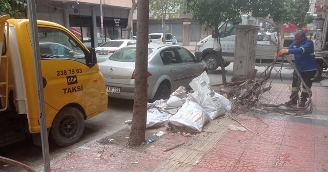 Akdeniz de temizlik çalışmaları üç vardiya sürüyor Başkan Vekili Zeyit Şener: Kent temizliği konusunda hassasiyet gösteriyoruz Mersin Haberleri