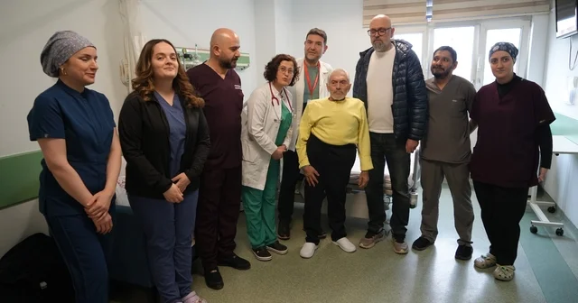 Tıpta nadir vaka: Eğri göğüs kafesi ve skolyoza rağmen kalbi saatlerce durdurularak hayata döndürüldü Samsun Haberleri