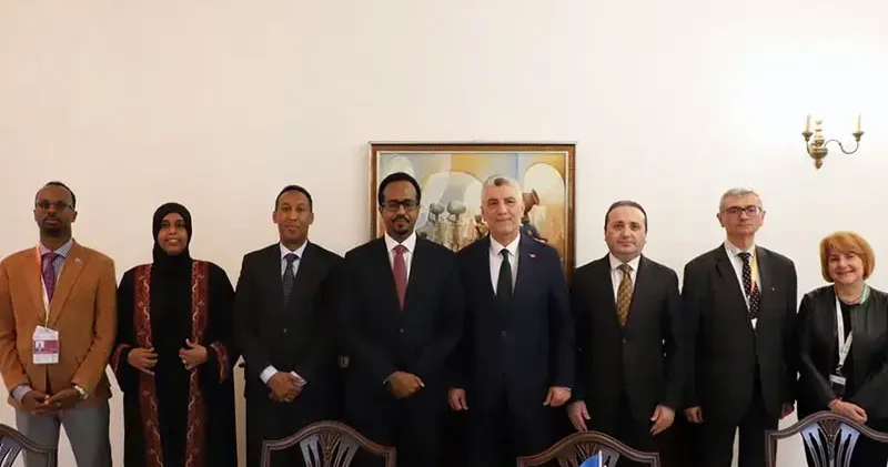 Bakan Bolat, Somalili mevkidaşı Hassan ile bir araya geldi