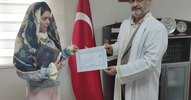Viktoria müslüman oldu, Amine ismini aldı Mersin Haberleri