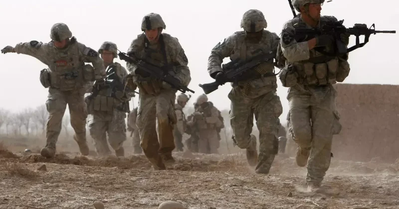 İran, ABD li Askerlerin Peşinde