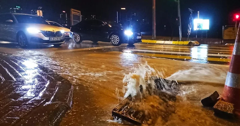 Şanlıurfa da selde mahsur kalan 10 kişilik aile kurtarıldı