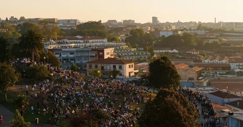 Avrupa nın en kalabalık şehrinde 1 yerliye 162 turist düşüyor Sözcü Gazetesi