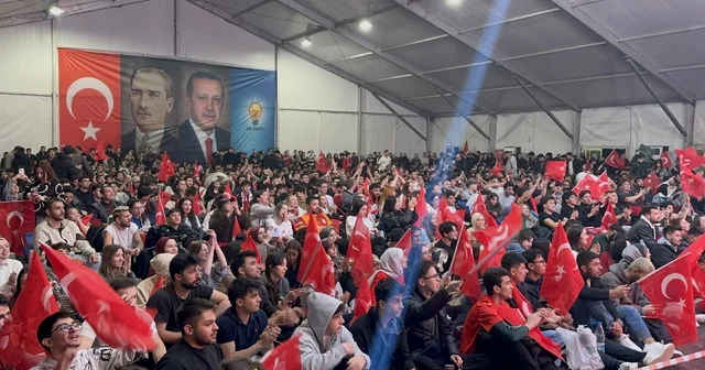 Eskişehir de Türkiye Romanya maçı parka kurulan dev ekrandan izlendi Eskişehir Haberleri