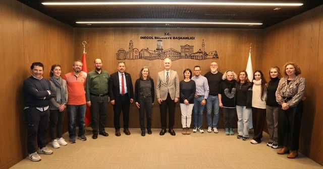 İspanyol misafirlerden İnegöl ün Nöbetçi Kitaphane lerine tam not Bursa Haberleri