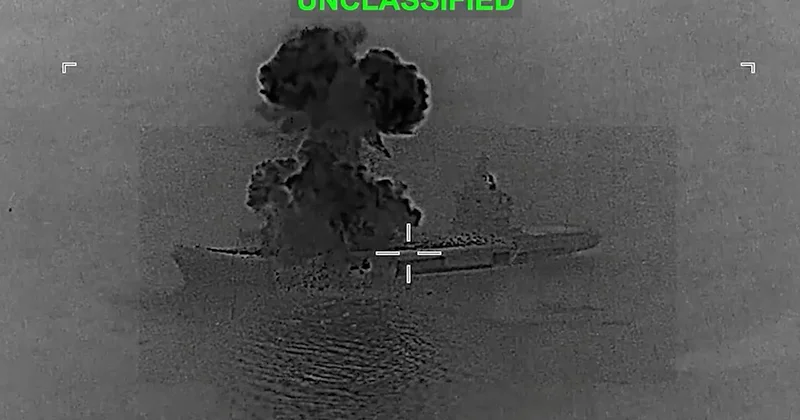 CENTCOM: İran da 10 binden fazla askeri hedefi vurduk