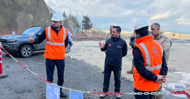 Nurdağı Kaymakamı Erciyas, hızlı tren inşasını ve köy konutlarını inceledi Gaziantep Haberleri
