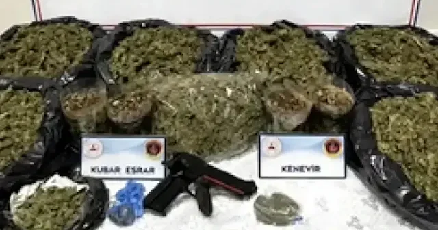 Malatya’da zehir tacirlerine darbe: Kilolarca uyuşturucu ele geçirildi VİDEO İZLE