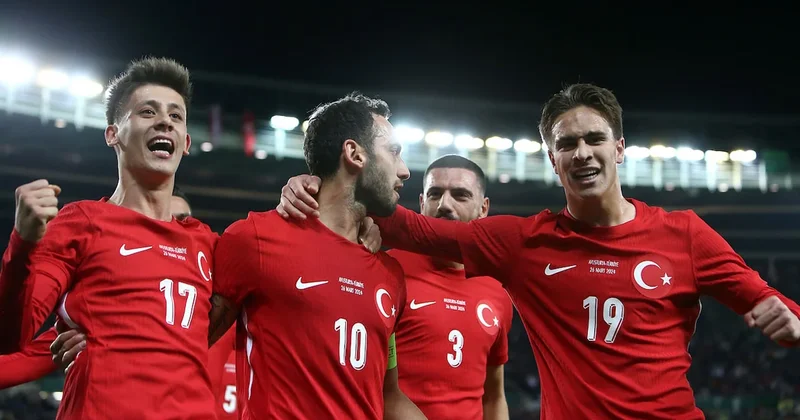 Tarihi maça saatler kaldı! İşte muhtemel 11 ler Sözcü Gazetesi