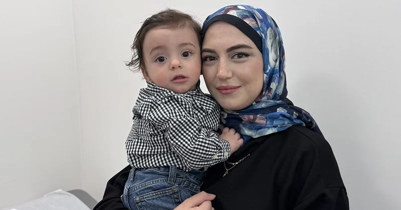 Doktorlar zamanla yarıştı: Hem bebeğini doğurdu hem lösemiyi yendi