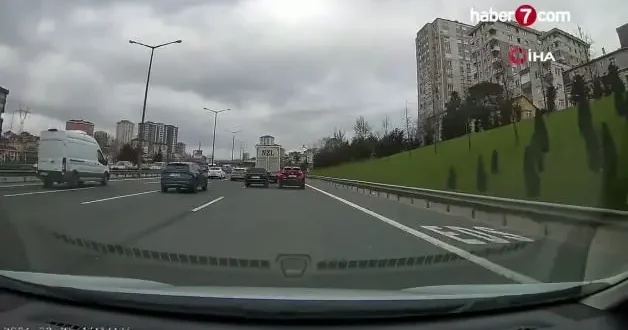 Önce makas attı, sonra araçtan inip tartıştığı sürücüye tokat attı