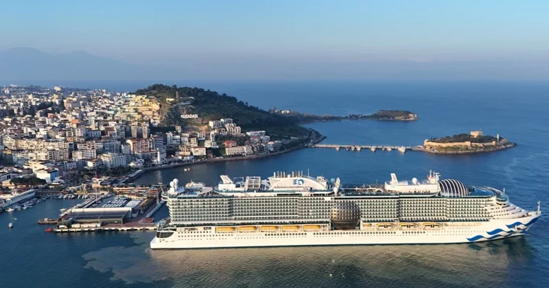 4 bin 12 turist aynı anda Kuşadası na geldi Sözcü Gazetesi