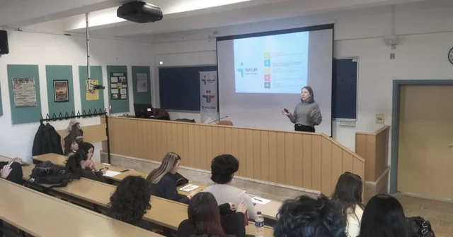 Anadolu Üniversitesi öğrencilerine İŞKUR dan iş eğitimi İş Kulübü eğitimleriyle turizm fakültesi öğrencileri sektöre hazırlanıyor Eskişehir Haberleri