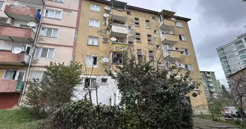 Samsun’da çakmakla oynayan çocuk evi yaktı: 2 kişi hastaneye kaldırıldı