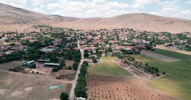 Köyünün sit alanından çıkması için imza topluyor Karacaören köyü muhtarı: Sit alanı nedeniyle üretim kapasitesi düşüyor Kırşehir Haberleri