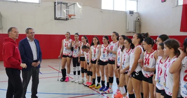 Ayvalıkgücü Belediyesporlu filenin sultanlarından büyük başarı Balıkesir Haberleri