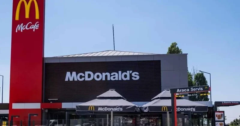 McDonald s ı robot ordusu kuşattı! Sözcü Gazetesi