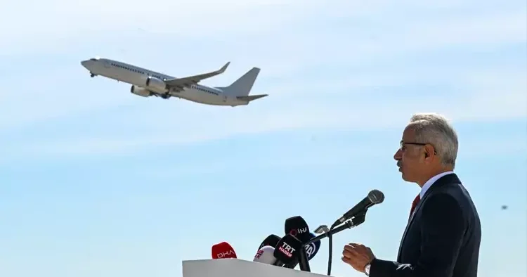 Bakan Uraloğlu ndan Orta Doğu uçuşları açıklaması