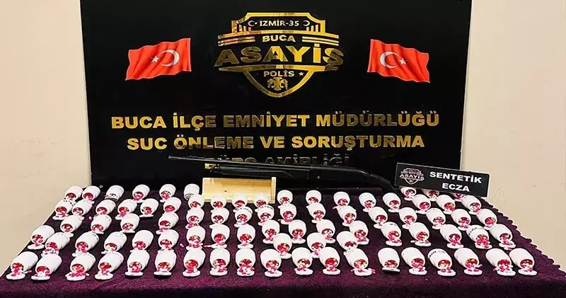 İzmir de 4 bin 984 sentetik hap ele geçirildi
