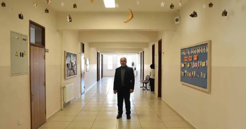 Mezun olduğu okula 43 yıl sonra müdür oldu