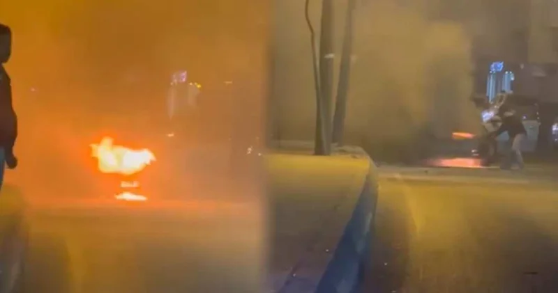 Caddedeki otomobil alev alev yandı!