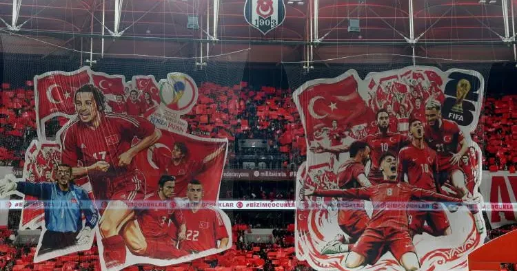 Dolmabahçe de görsel şölen! Geçmişten geleceği hedef Dünya Kupası