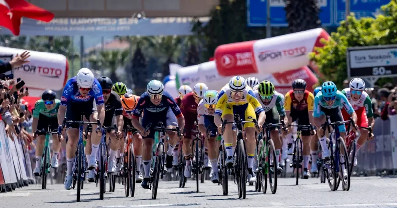 Cumhurbaşkanlığı Bisiklet Turu resmen başladı! İşte ilk etabı kazanan isim Sözcü Gazetesi