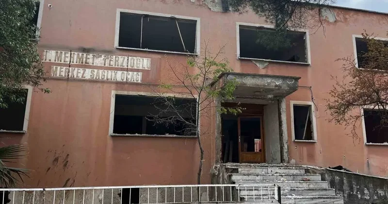 Buldan’da depreme dayanıksız sağlık ocağında yıkım başladı