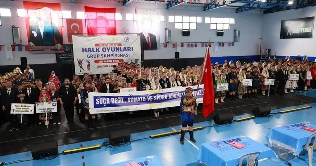 Halk Oyunları Şampiyonası Buldan da renkli görüntülere sahne oldu Denizli Haberleri