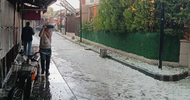 Gaziantep i dolu vurdu: Kent beyaza büründü