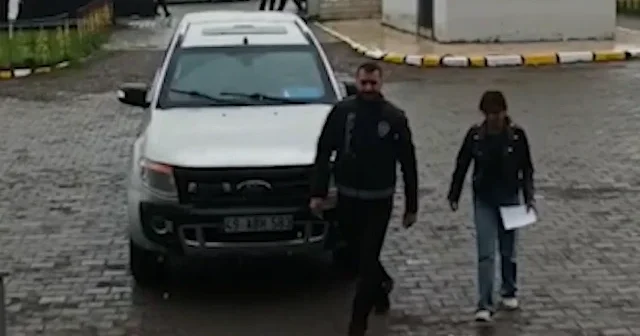 Muş ta kimliğini unutan öğrenciyi bursluluk sınavına polis ekipleri yetiştirdi VİDEO İZLE