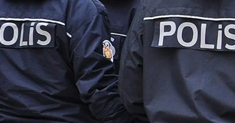 Uşak ta polis ekibine silahlı saldırı: 2 polis tedavi altına alındı, zanlı teslim oldu