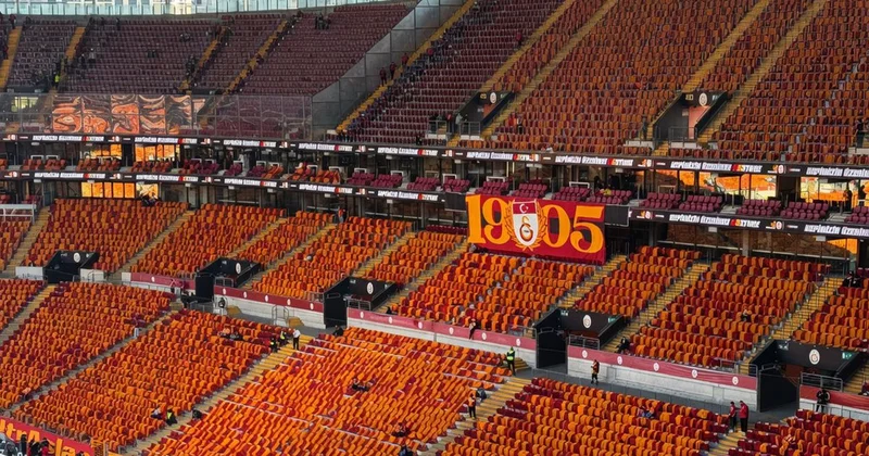 Galatasaray yönetimi, tüm tribünleri sarı kırmızılı bayraklarla donattı