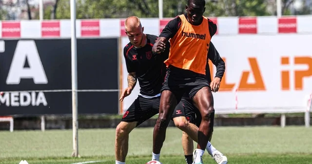 Samsunspor, Corendon Alanyaspor maçının hazırlıklarını tamamlayarak Antalya ya hareket etti Samsun Haberleri