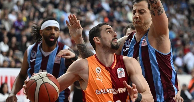 Trabzonspor, Galatasaray ı evinde yendi!
