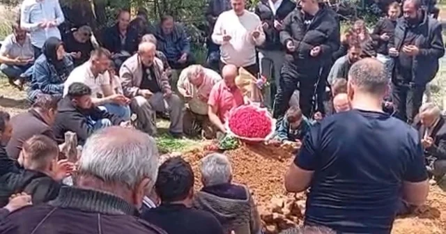 Gelin çiçeği, damadın mezarına konuldu Düğünü olacağı gün eşiyle birlikte hayatını kaybeden damat son yolculuğuna uğurlandı Burdur Haberleri