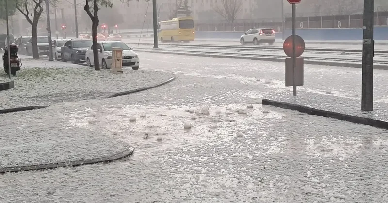 Ceviz büyüklüğünde dolu! Dakikalar içinde hayat durdu