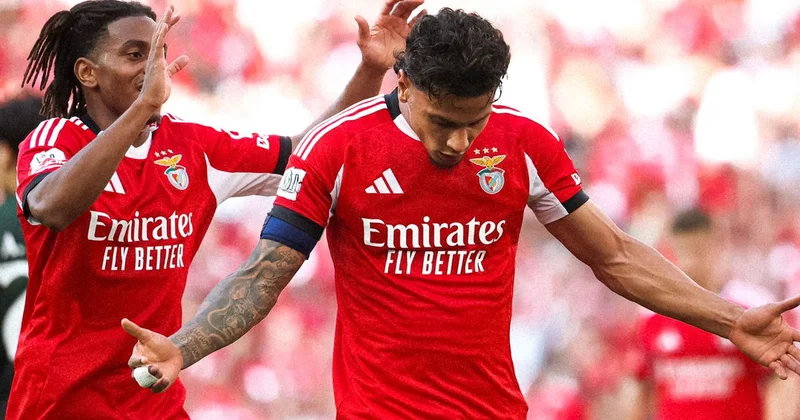 Mourinholu Benfica, şampiyonluk umutlarını 4 golle sürdürdü