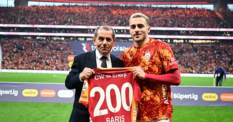 Galatasaray da 200. maçına çıkan Barış Alper Yılmaz a plaket!