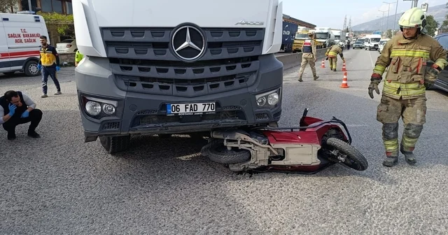 Kamyonun altında kalarak ezilen motosikletin sürücüsü hayatını kaybetti Hatay Haberleri