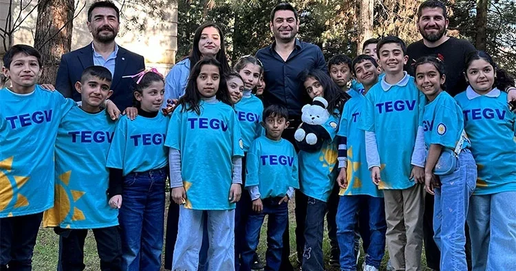 Ozan Akbaba TEGV çocuklarını Uzak Şehir setinde ağırladı