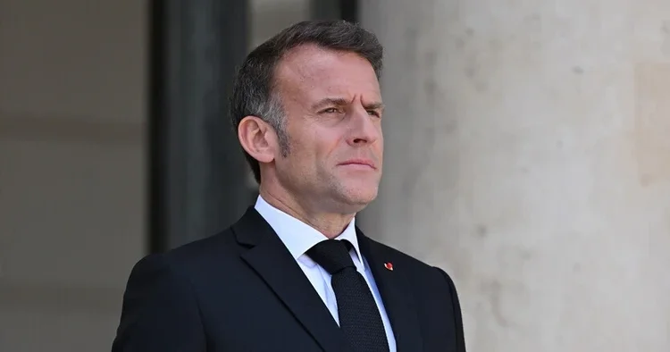 Macron un Yunanistan ziyareti eleştirilerin odağında