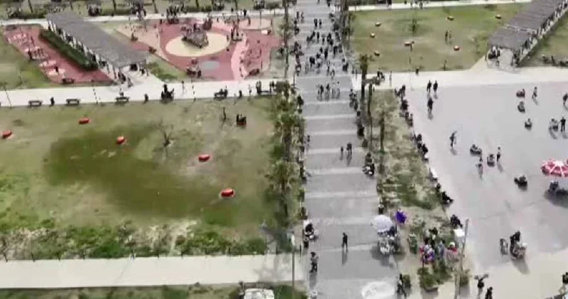 Dev sahil şeridinde iğne atacak yer kalmadı