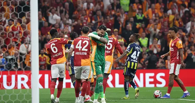 Dev derbide ilk yarı bitti