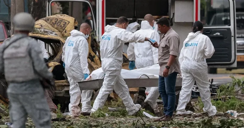 Kolombiya da bombalı saldırı: 5 i çocuk 14 kişi hayatını kaybetti