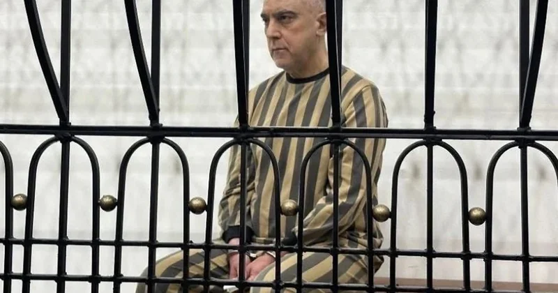 Suriye de 2011 iç savaşının kilit isimlerinden Atıf Necip hakim karşısına çıktı