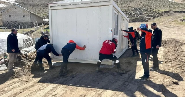 Patnos ta deprem sonrası barınma ihtiyacı karşılandı Ağrı Haberleri